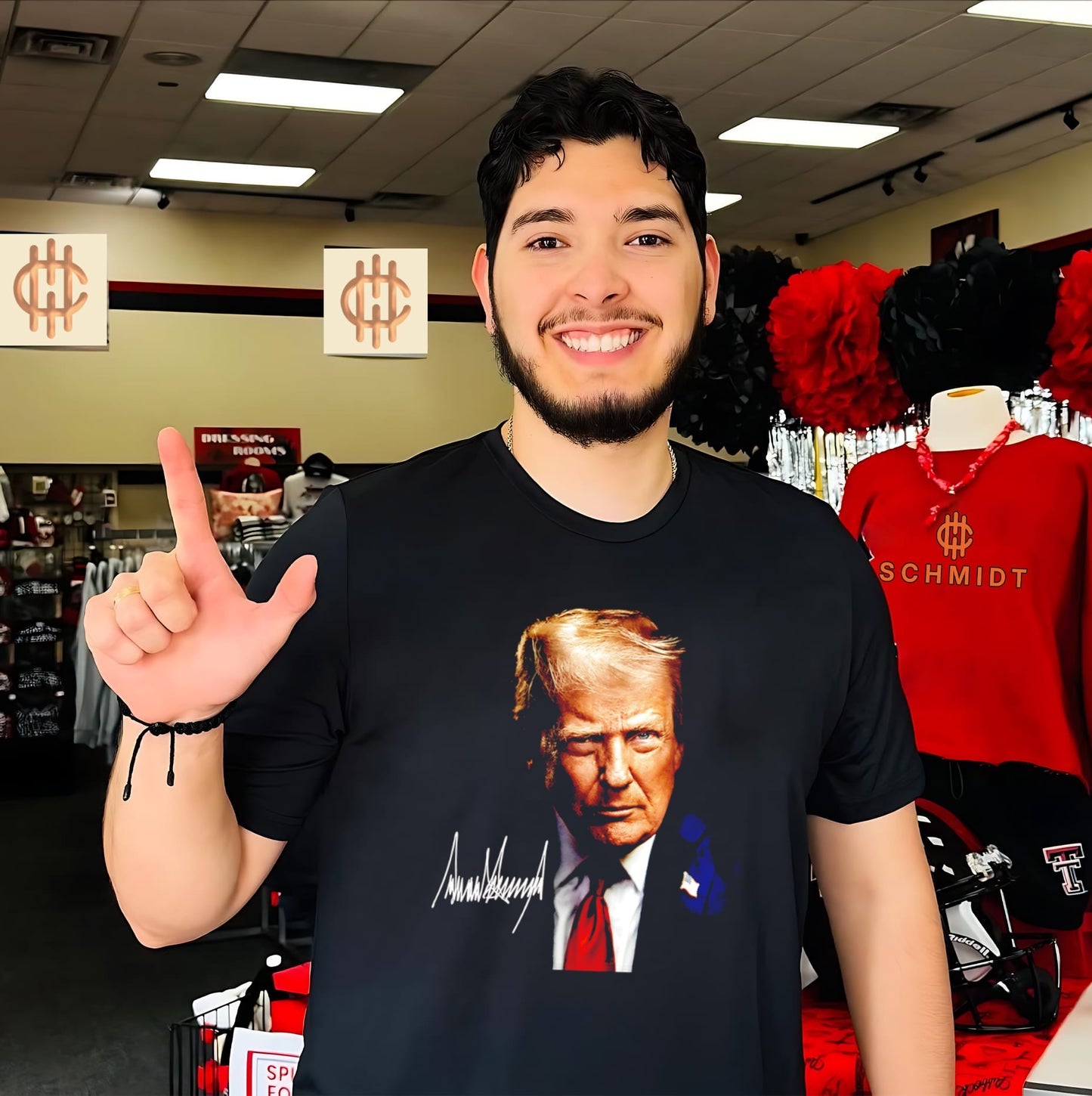 Big Trump Face signature shirt