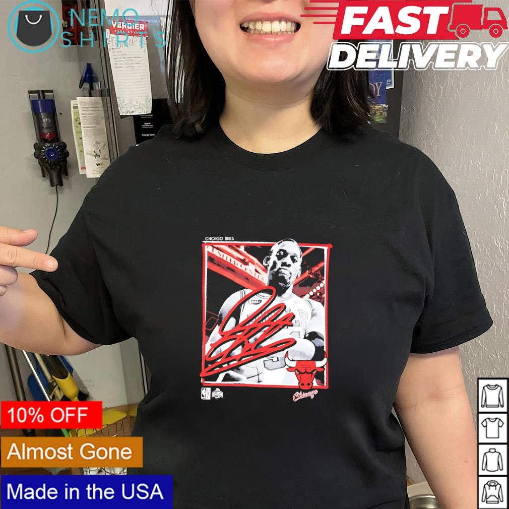 Chicago Bulls Dennis Rodman Freeze Frame signature graphic shirt
