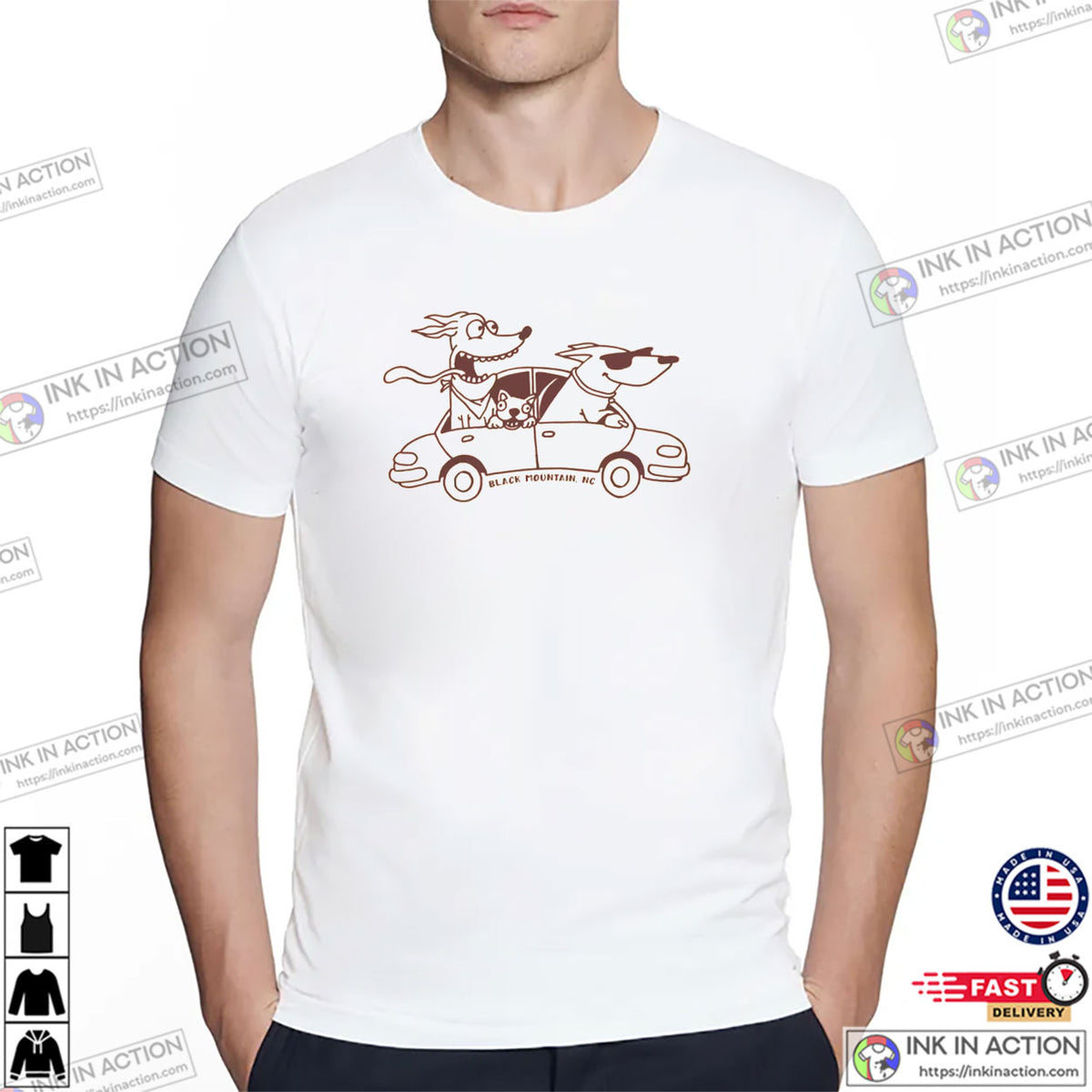 Dog Road Trip Funny Dogs Car T-shirt