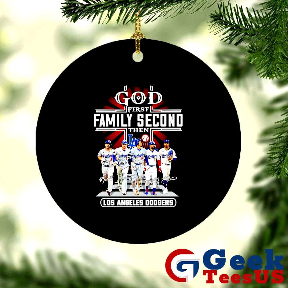 God first family second then Los Angeles Dodgers baseball 2025 signature shirt