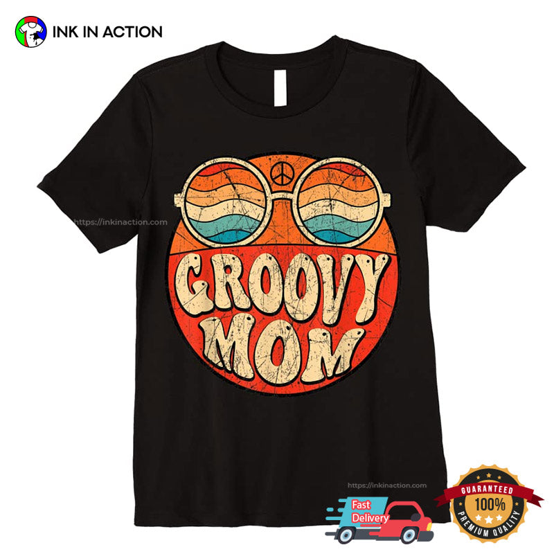 Groovy Mom 70s Aesthetic Nostalgia T-shirt