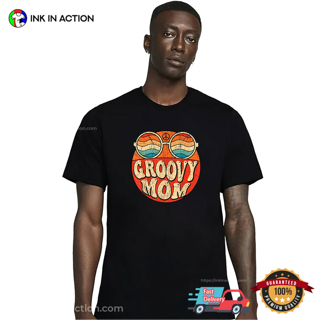 Groovy Mom 70s Aesthetic Nostalgia T-shirt