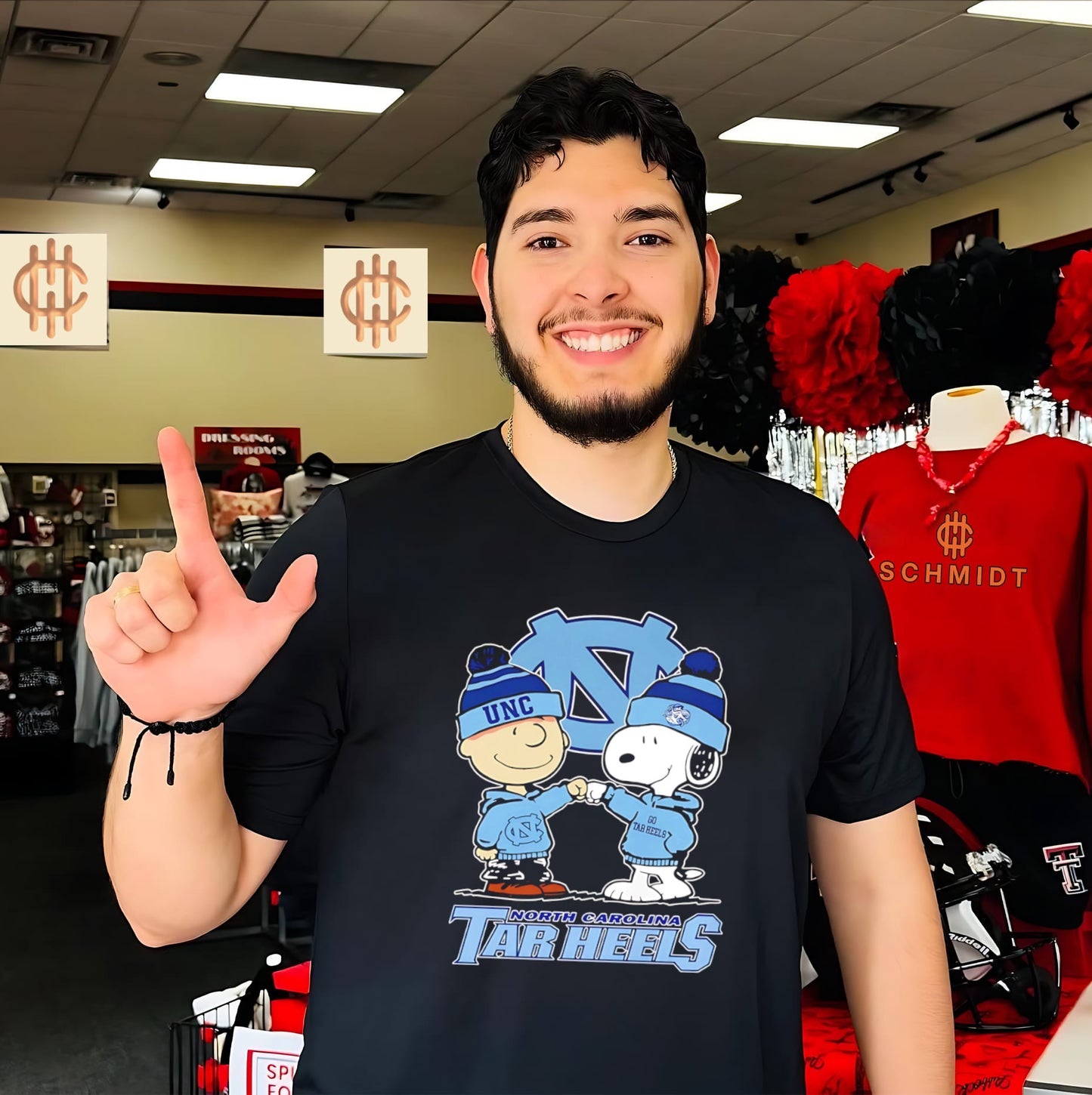North Carolina Tar Heels Snoopy graphic shirt