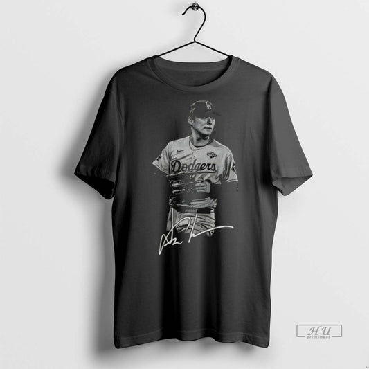 Officials Yoshinobu Yamamoto Los Angeles Dodgers Mlb World Series Champions Signature Premium Tee Shirt Sweater