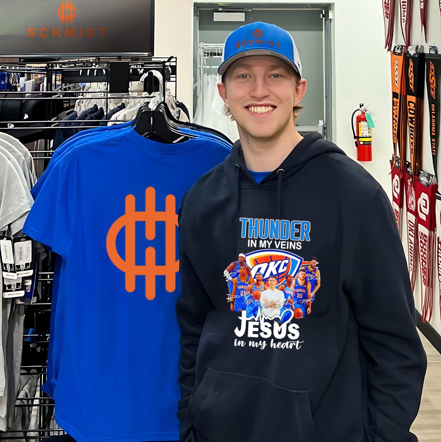 Oklahoma City Thunder in my veins Jesus in my heart signature shirt