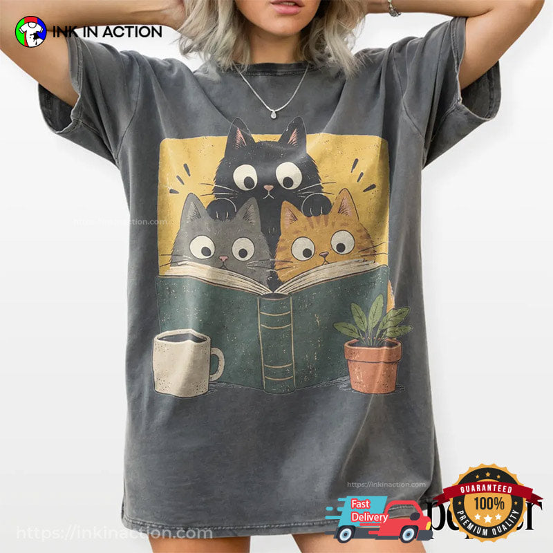 Retro Curious Reading Cats Anime Style Comfort Colors Shirt