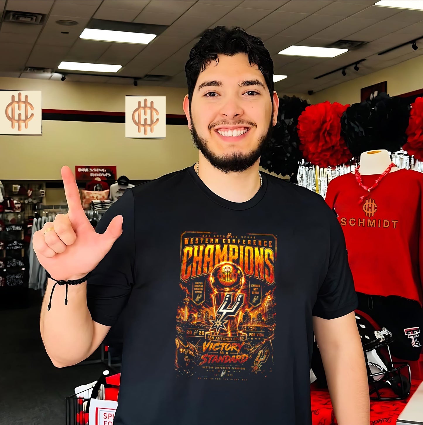 San Antonio Spurs 2026 Western Conference Champs Por Vida Victory is a Standard trophy shirt