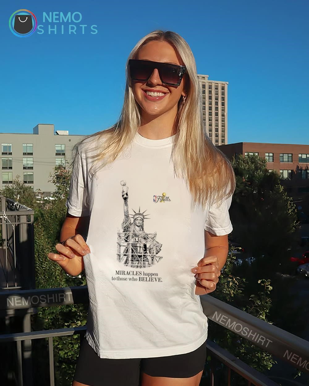 Statue of Liberty New York Knicks miracles happen to those who believe shirt