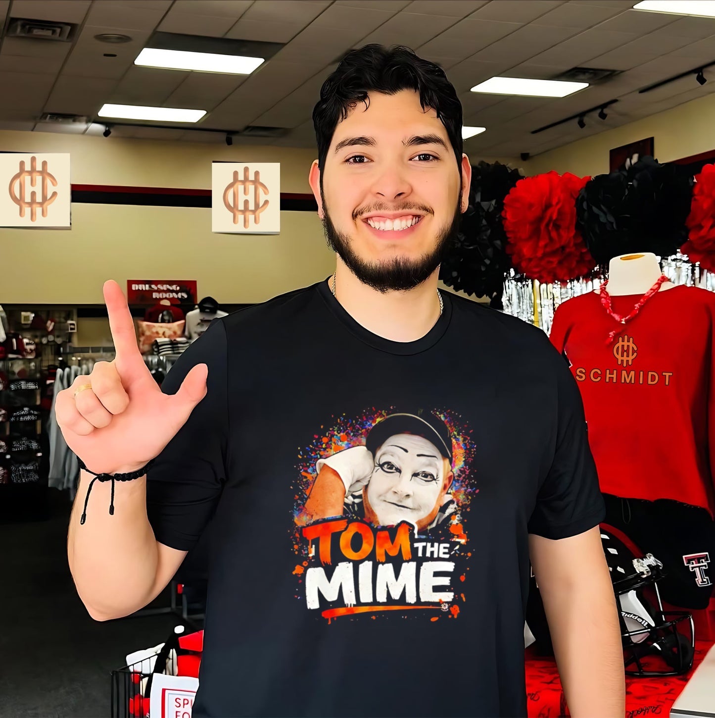 Tom The Mine graphic shirt