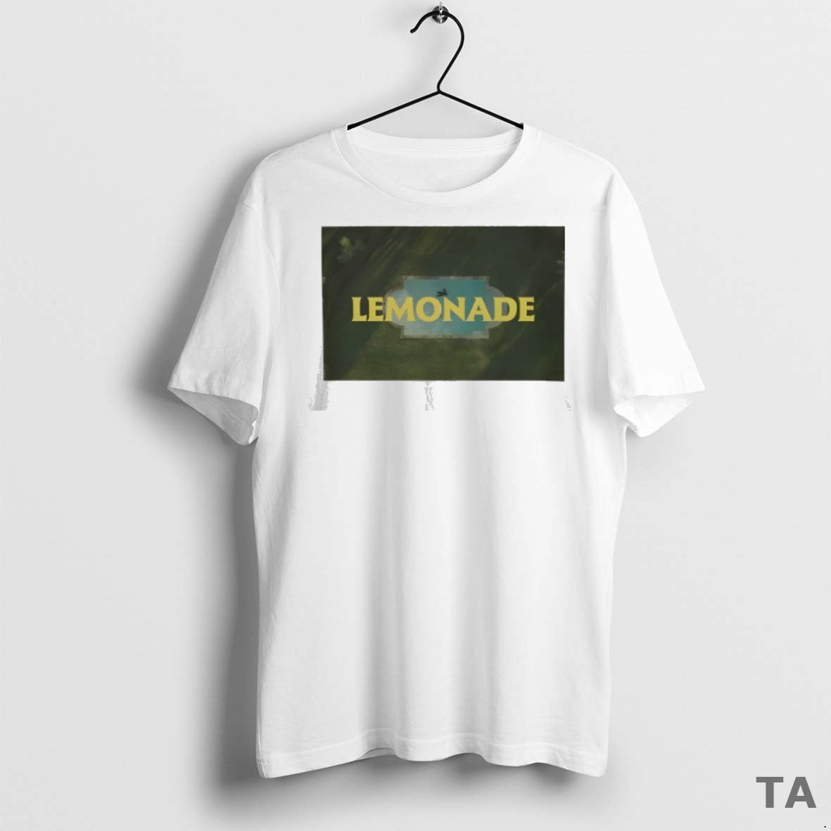 Top Lemonade Ecru Video T Shirt Sweater
