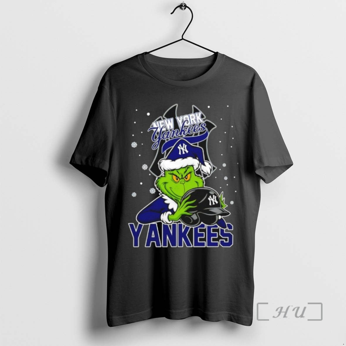 Trending New York Yankees Baseball Grinch Holding Helmet Christmas Tee Shirts Sweater