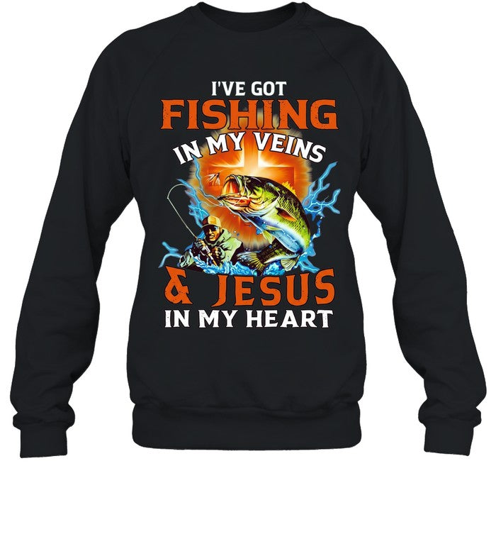 I’ve got fishing in my veins and Jesus in my heart Unisex T-Shirt
