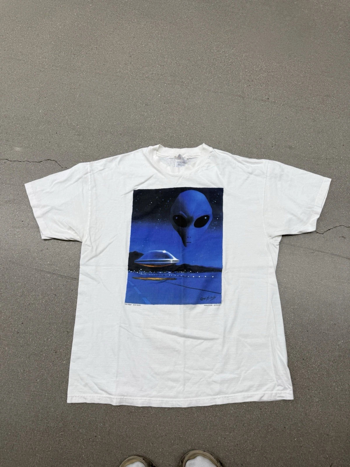 Vintage 90’s Alien UFO Art Picture Graphic Men’s White T-shirt XL Retro