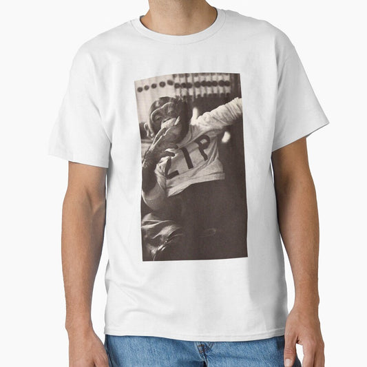 SMOKING CHIMP by n82camisetas