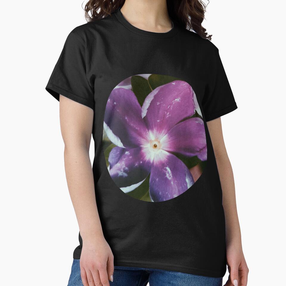 Purple flower. by Chanisa Ar