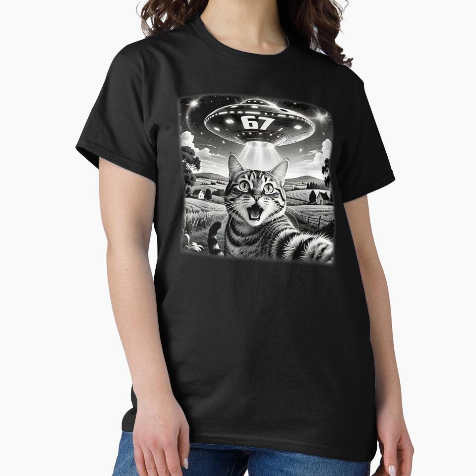 Cat Selfie With Alien UFO Cute Cat Gifts by FerminVigo