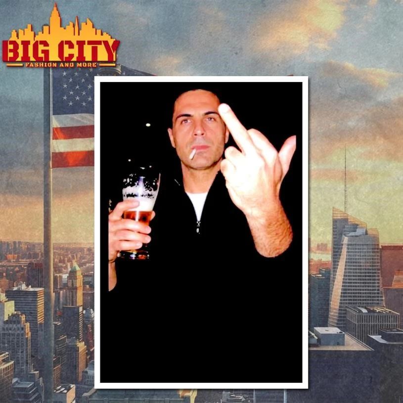 Mikel Arteta middle finger shirt
