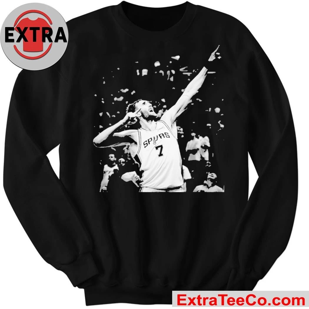 Luke Kornet in a San Antonio Spurs uniform Shirt